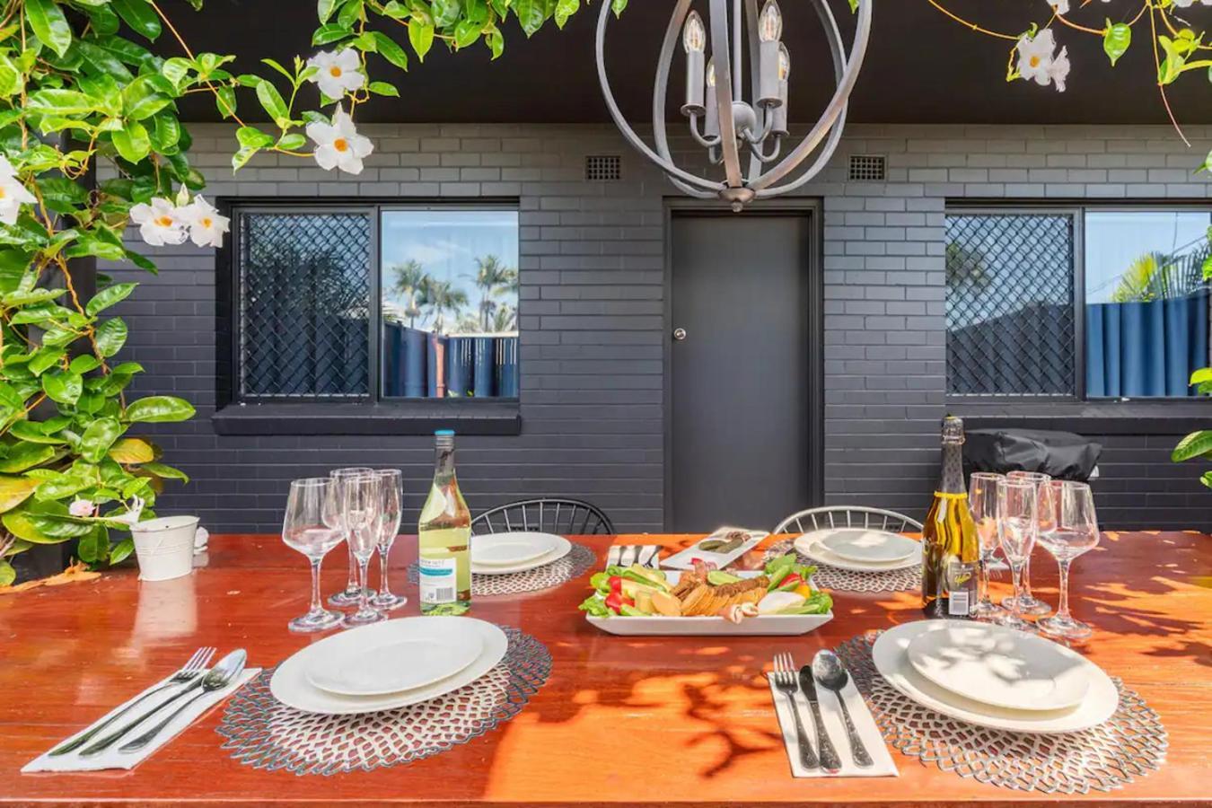 549 Apartments Hervey Bay Bagian luar foto